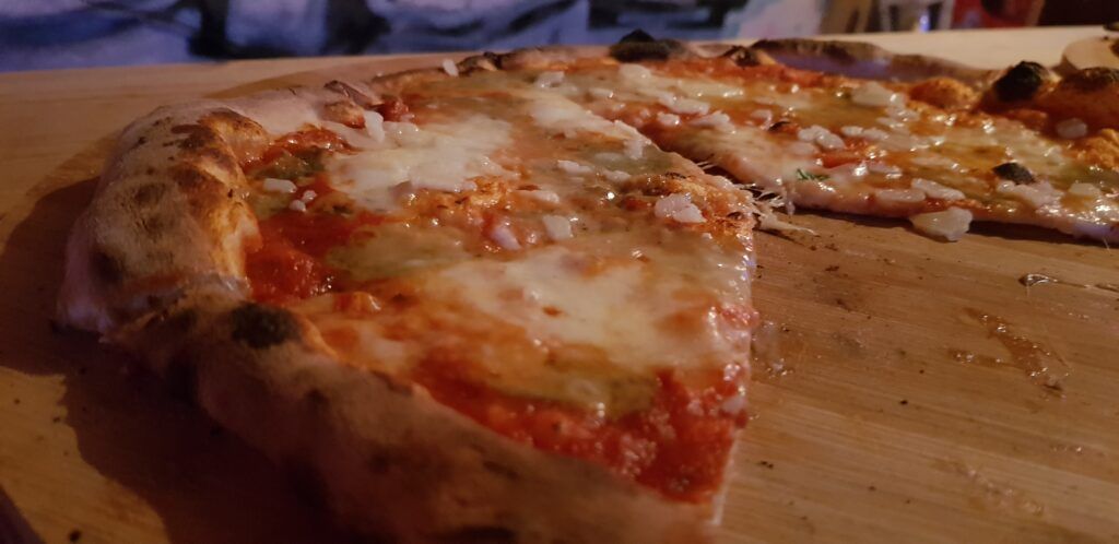 Bułgaria pizza z pieca opalanego drewnem